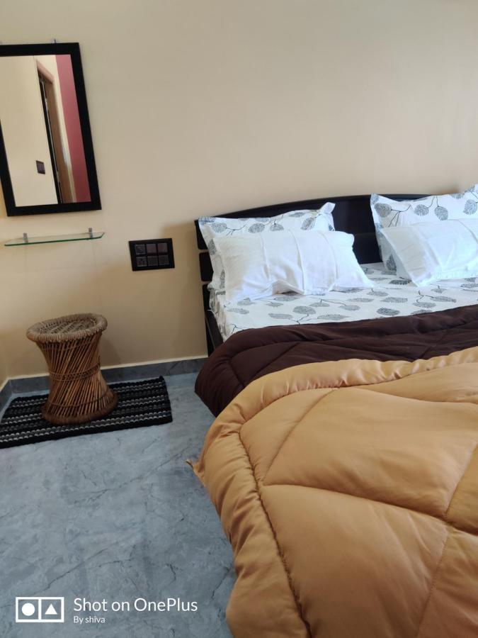 Lee Homestay Hampi Bagian luar foto