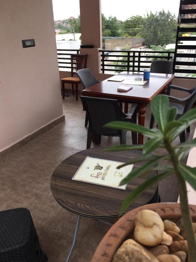 Lee Homestay Hampi Bagian luar foto