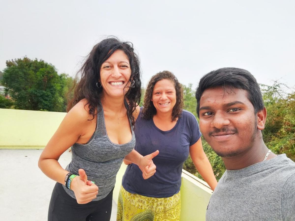 Lee Homestay Hampi Bagian luar foto